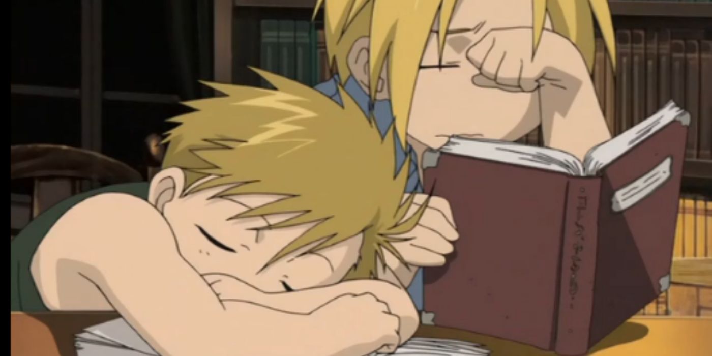 Os jovens Alphonse e Edward Elric adormecem enquanto lêem. 